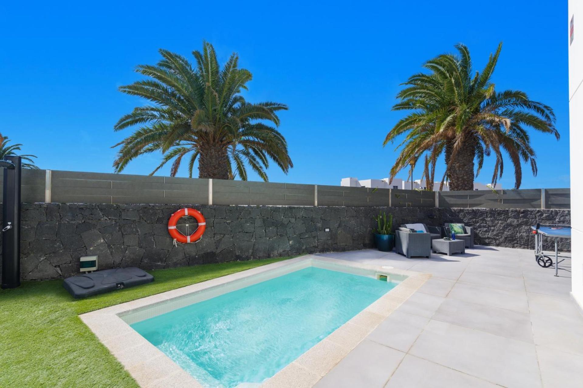 Villa Wave 1 By *