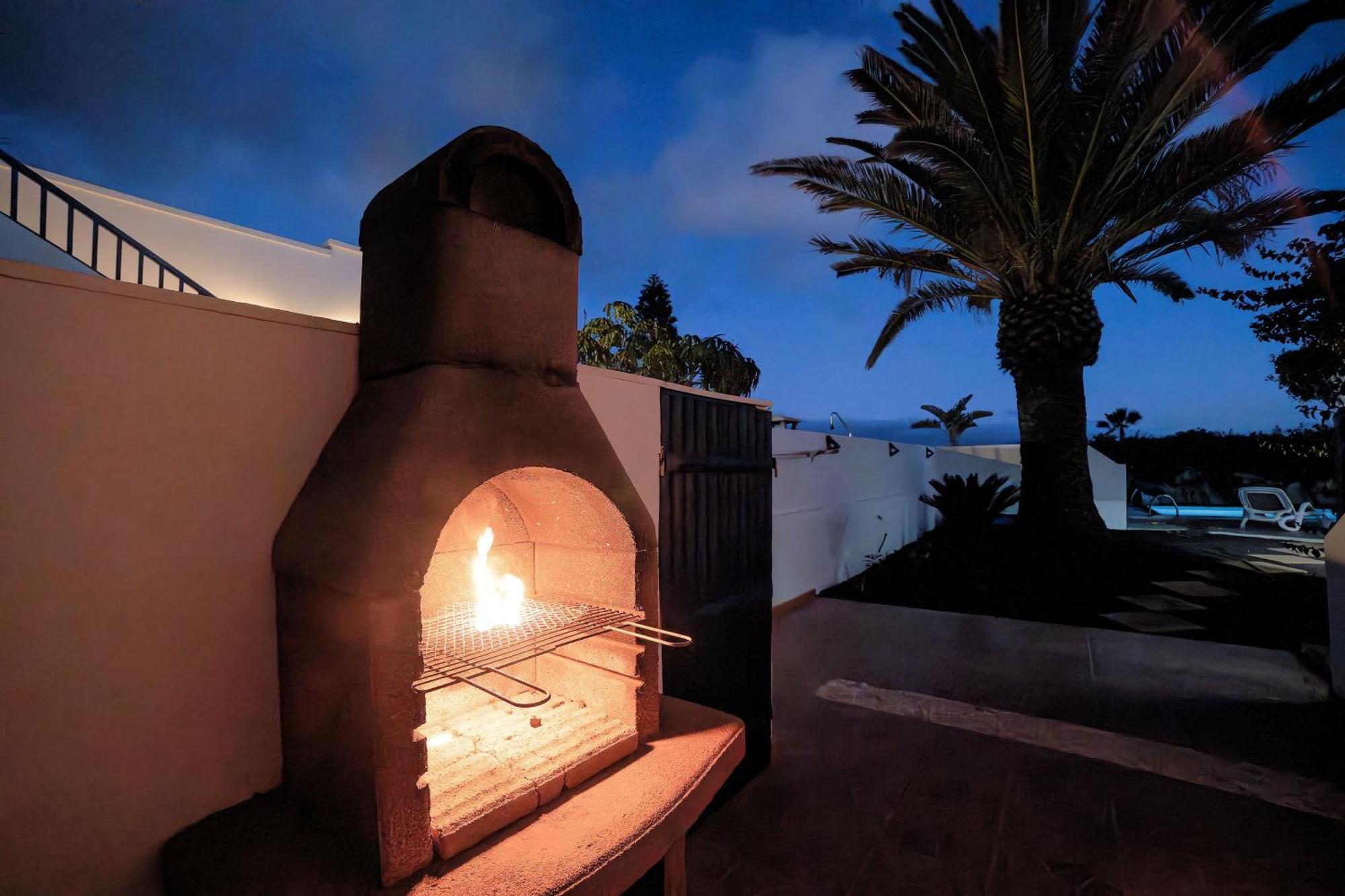 Beautiful 2 Bedrooms Heavenly Lotus Private Pool Close To Amenities Lanzarote Villa
