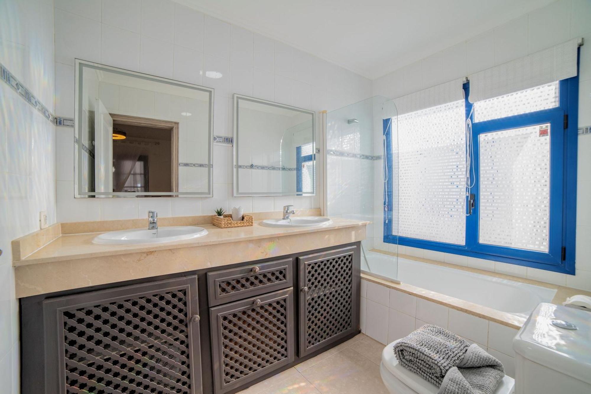 Beautiful 2 Bedrooms Heavenly Lotus Private Pool Close To Amenities Lanzarote * Playa Blanca (Lanzarote)
