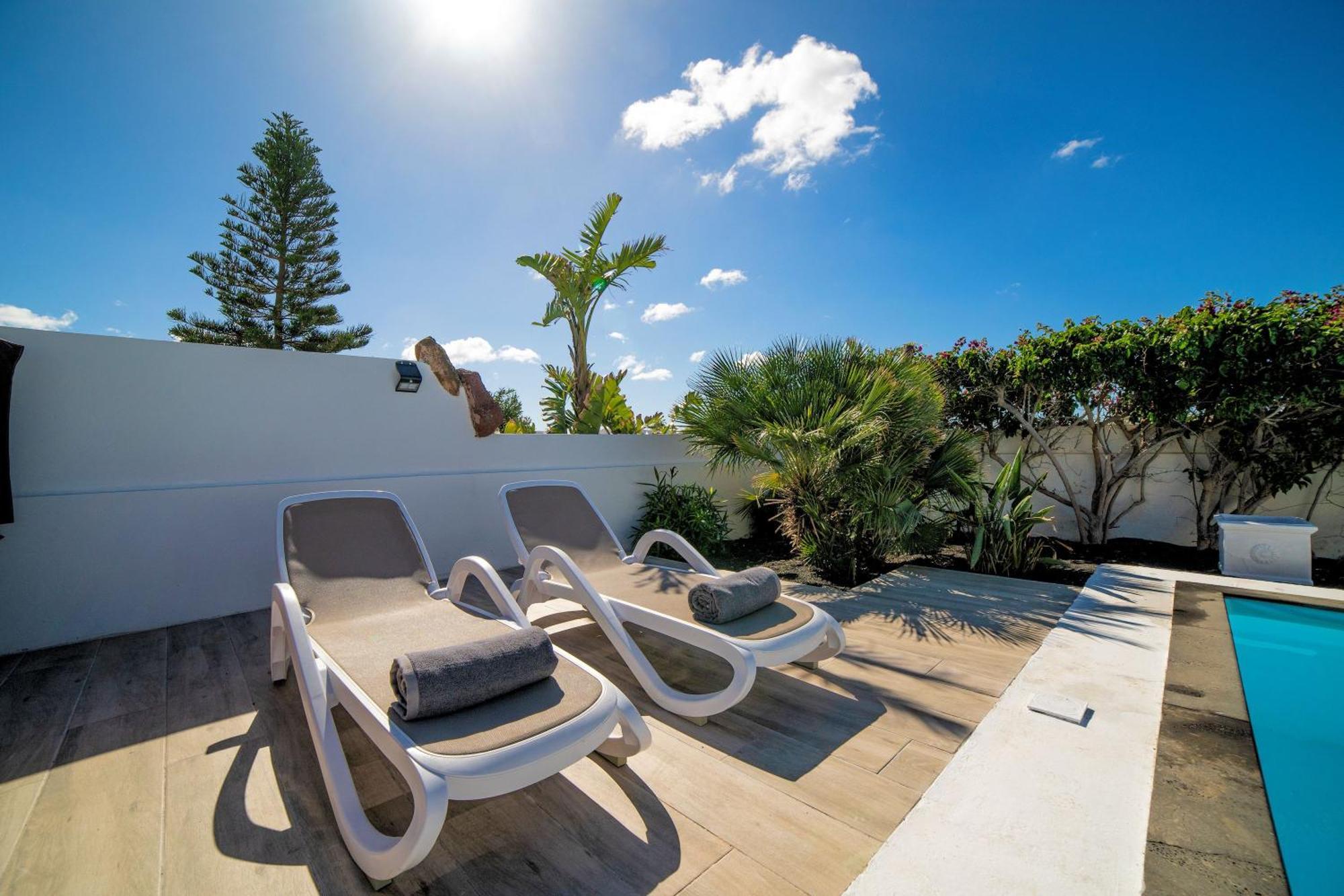 Beautiful 2 Bedrooms Heavenly Lotus Private Pool Close To Amenities Lanzarote Villa Playa Blanca (Lanzarote)