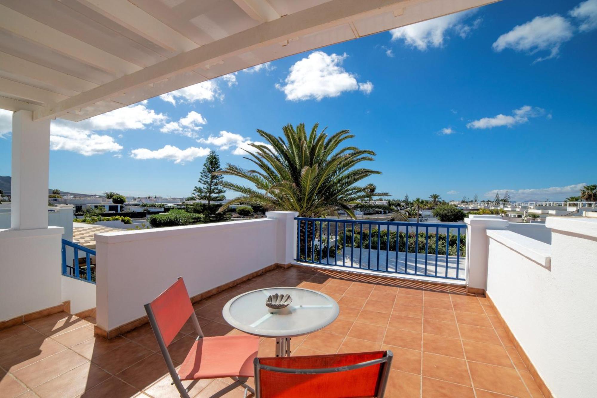 Beautiful 2 Bedrooms Heavenly Lotus Private Pool Close To Amenities Lanzarote Playa Blanca (Lanzarote)