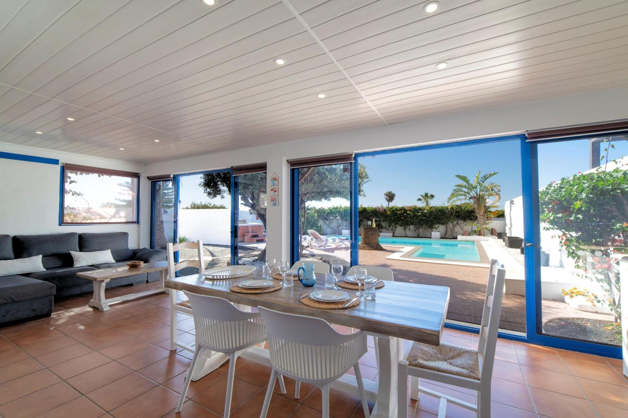 Beautiful 2 Bedrooms Heavenly Lotus Private Pool Close To Amenities Lanzarote Villa Playa Blanca (Lanzarote)