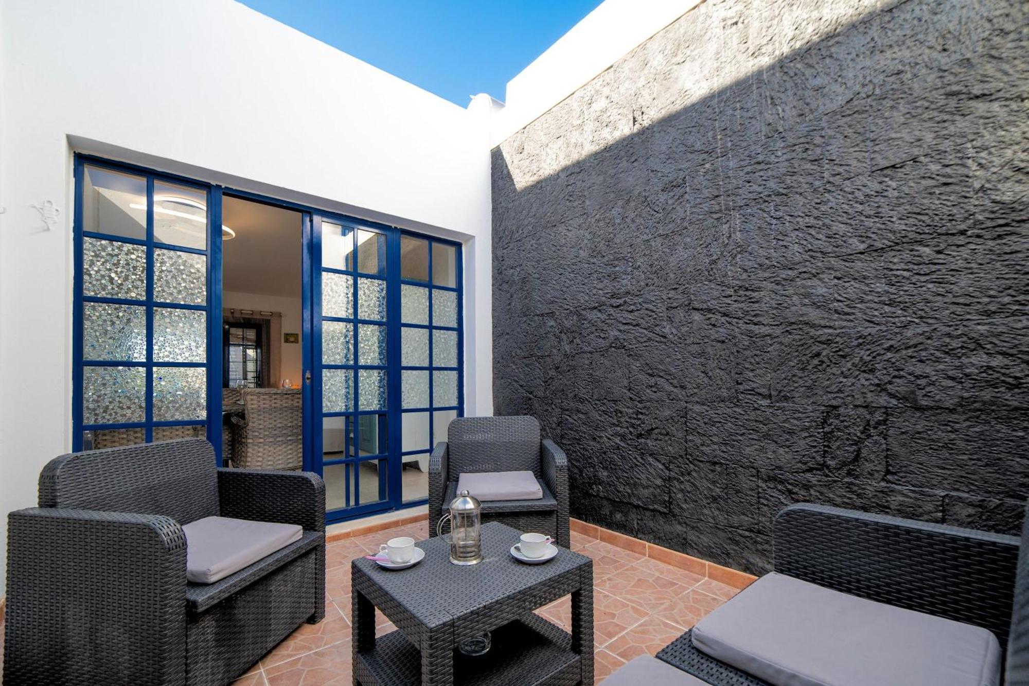 Beautiful 2 Bedrooms Heavenly Lotus Private Pool Close To Amenities Lanzarote Villa *