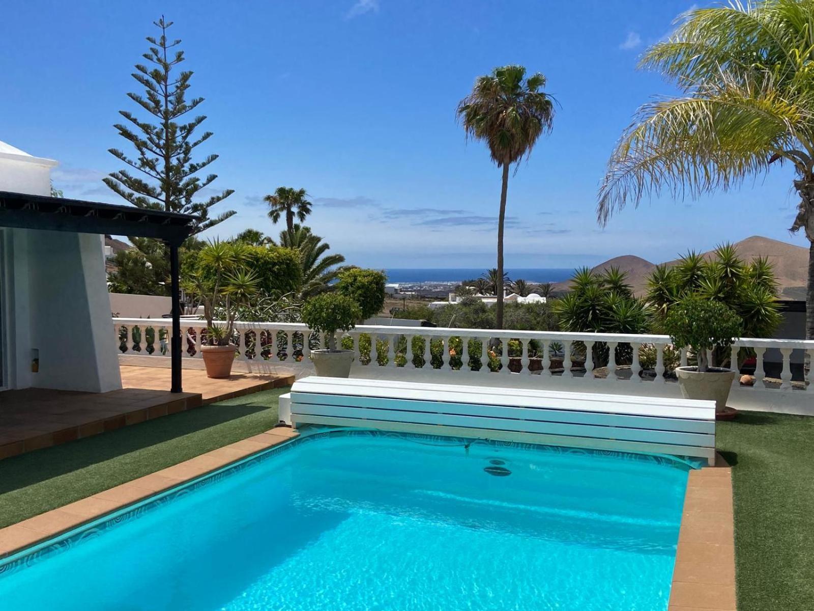 Dora Bella Lanzarote Villa *