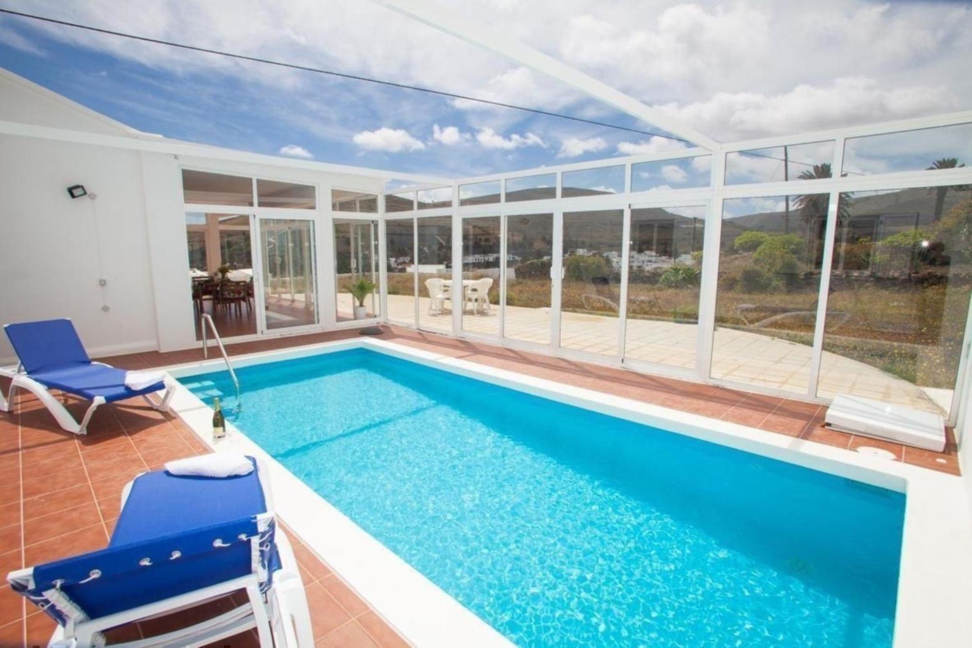Сasa de vacaciones Las 5 Palmas Mit Pool Und Panoramablick