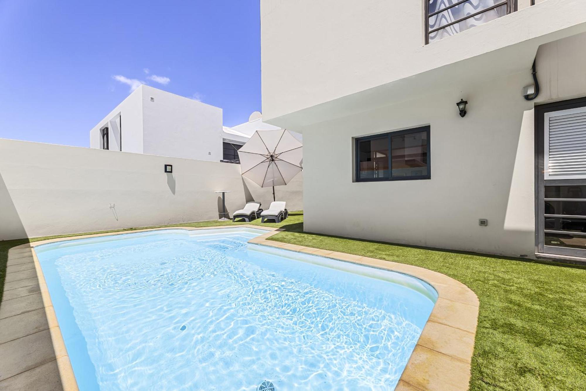 Paula Villa Costa Teguise