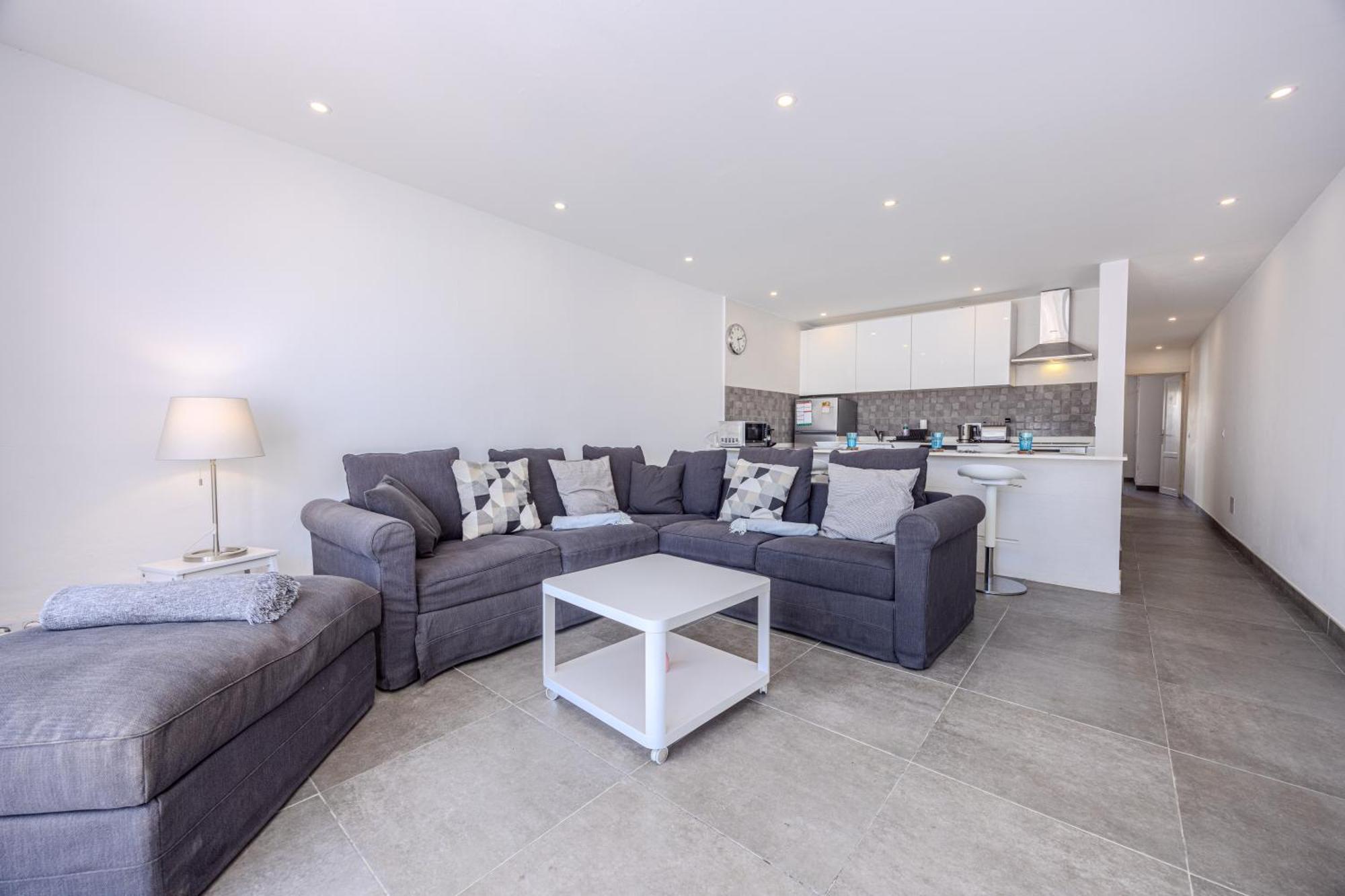 Apartment Sea Breeze Two Bedroom