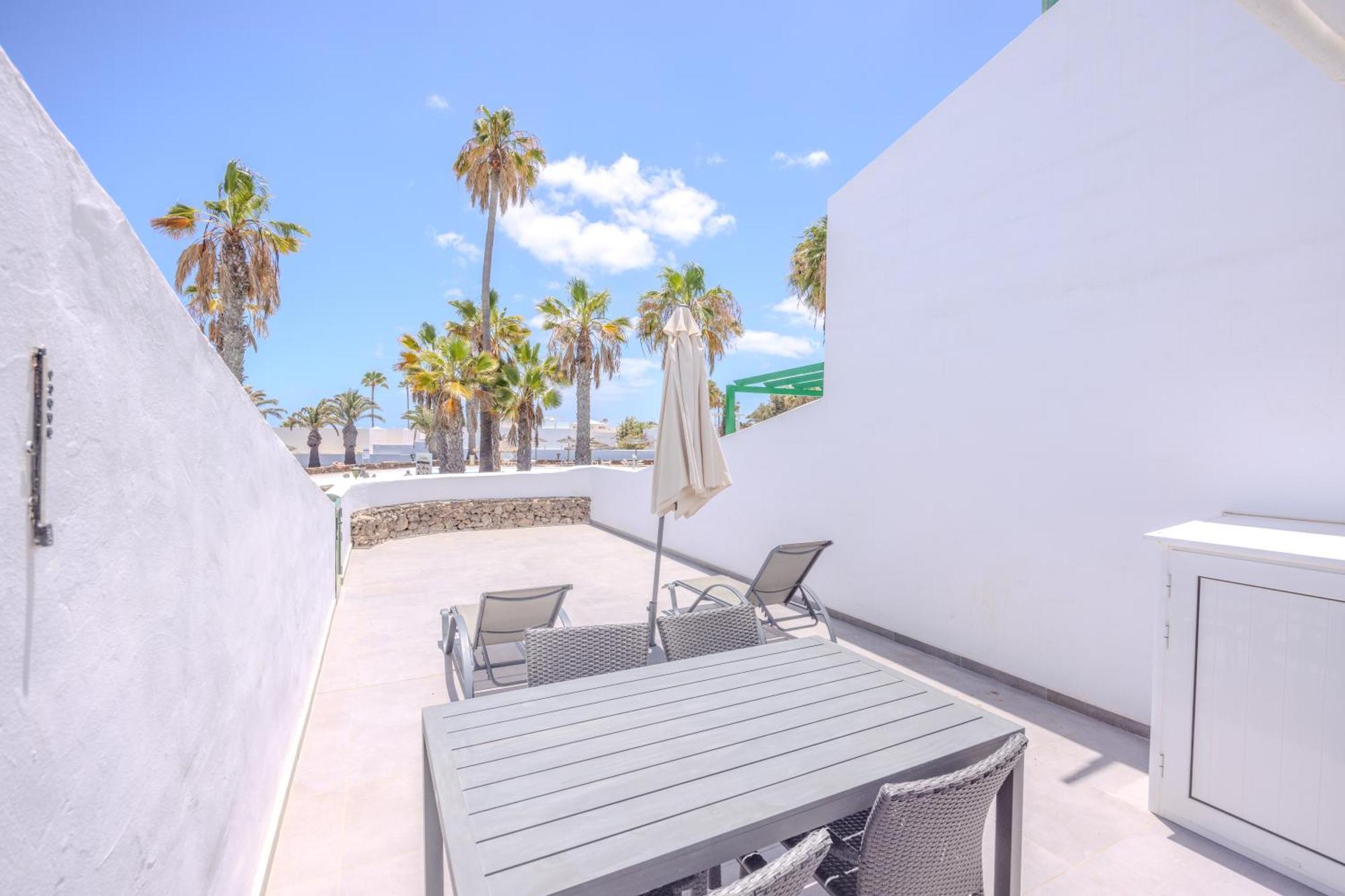 Sea Breeze Two Bedroom Apartment Costa Teguise