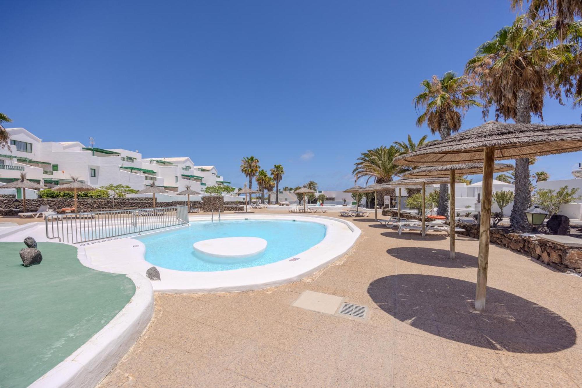 Sea Breeze Two Bedroom Apartment Costa Teguise