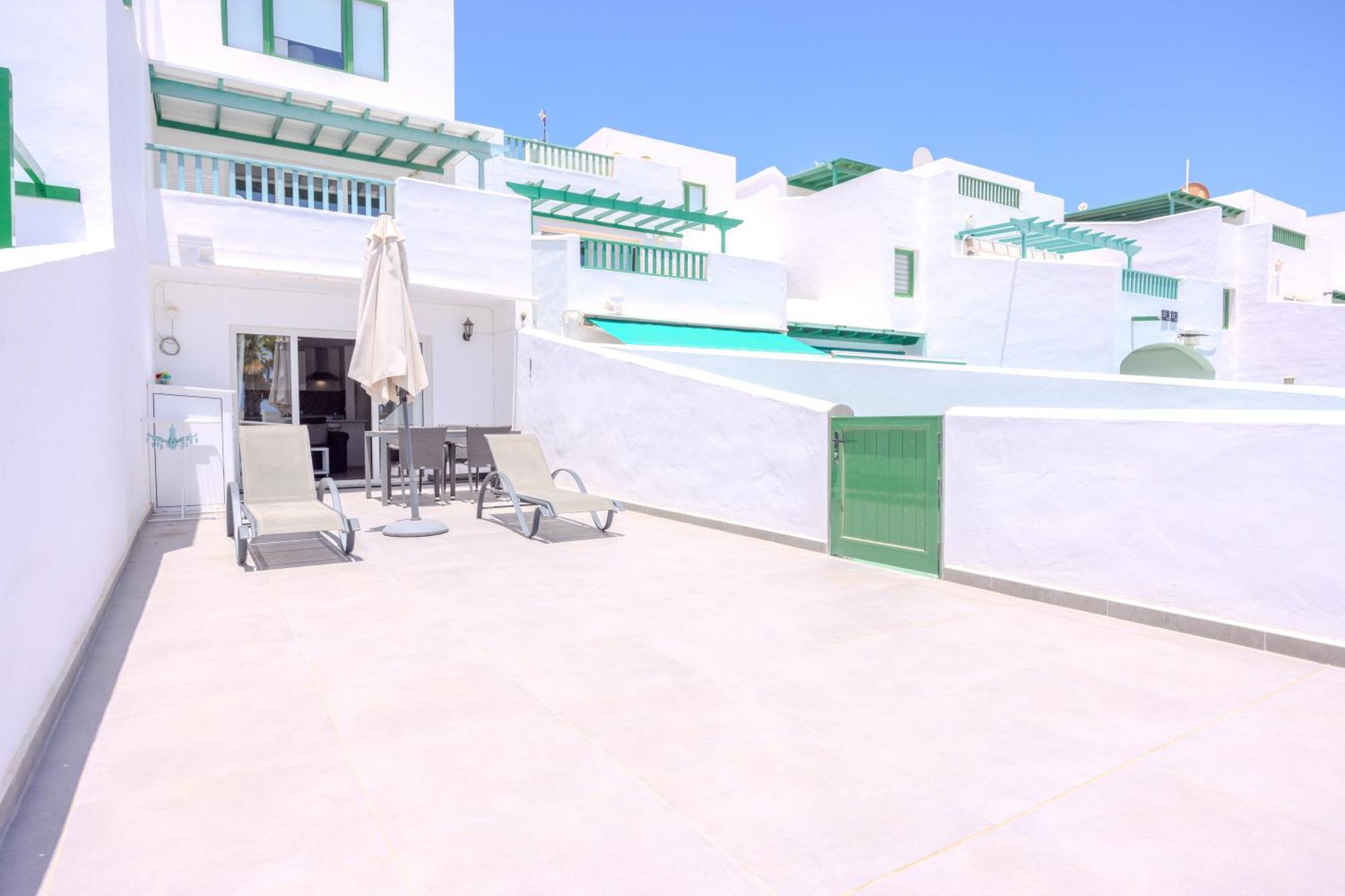 Sea Breeze Two Bedroom Apartment *