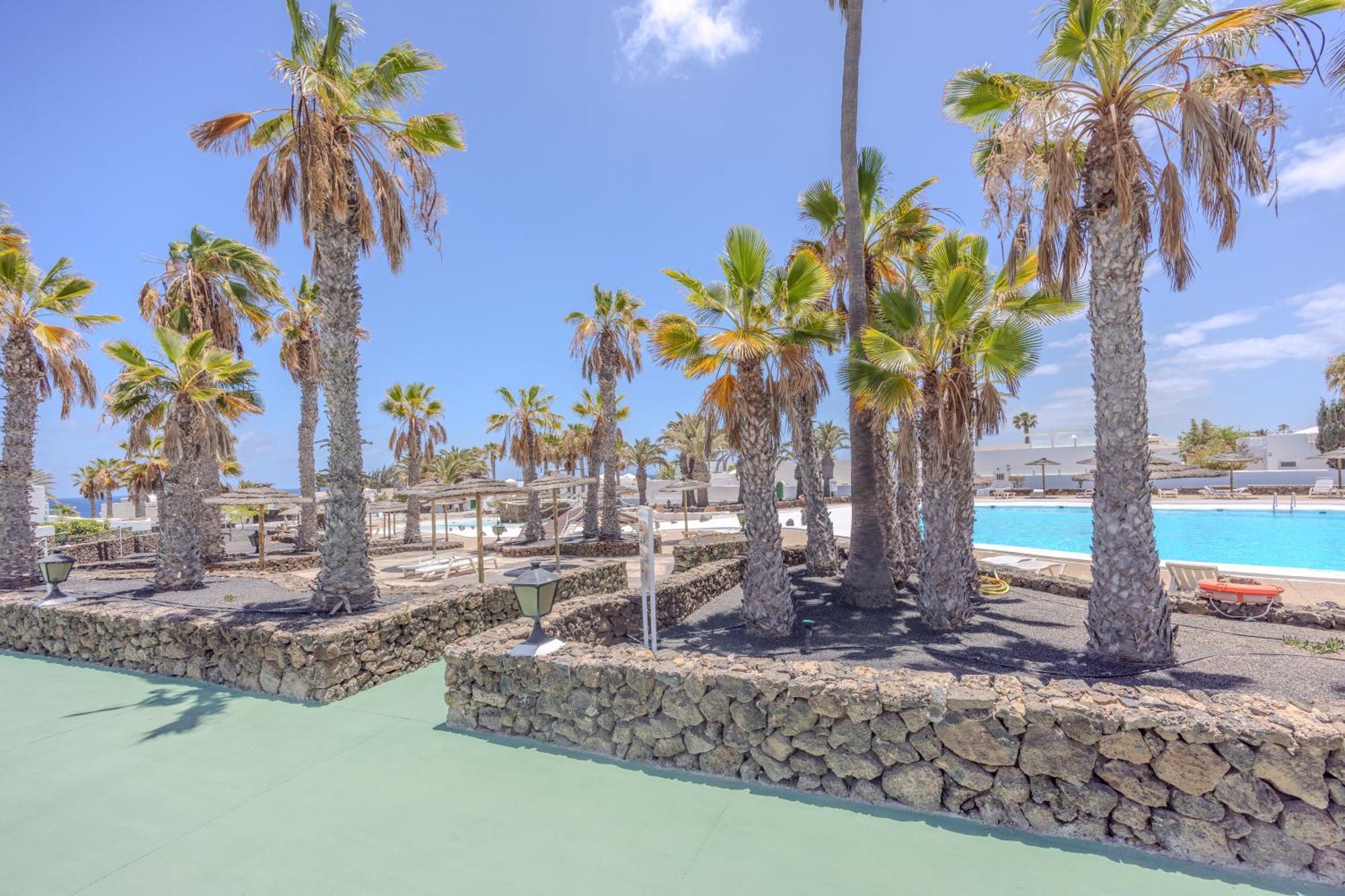 Sea Breeze Two Bedroom Apartment Costa Teguise