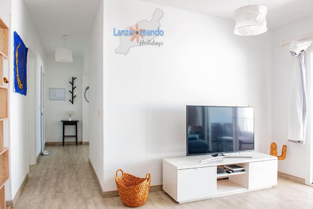 Buenavida Cozy Vv With Communal Pool And Air Con Apartamento