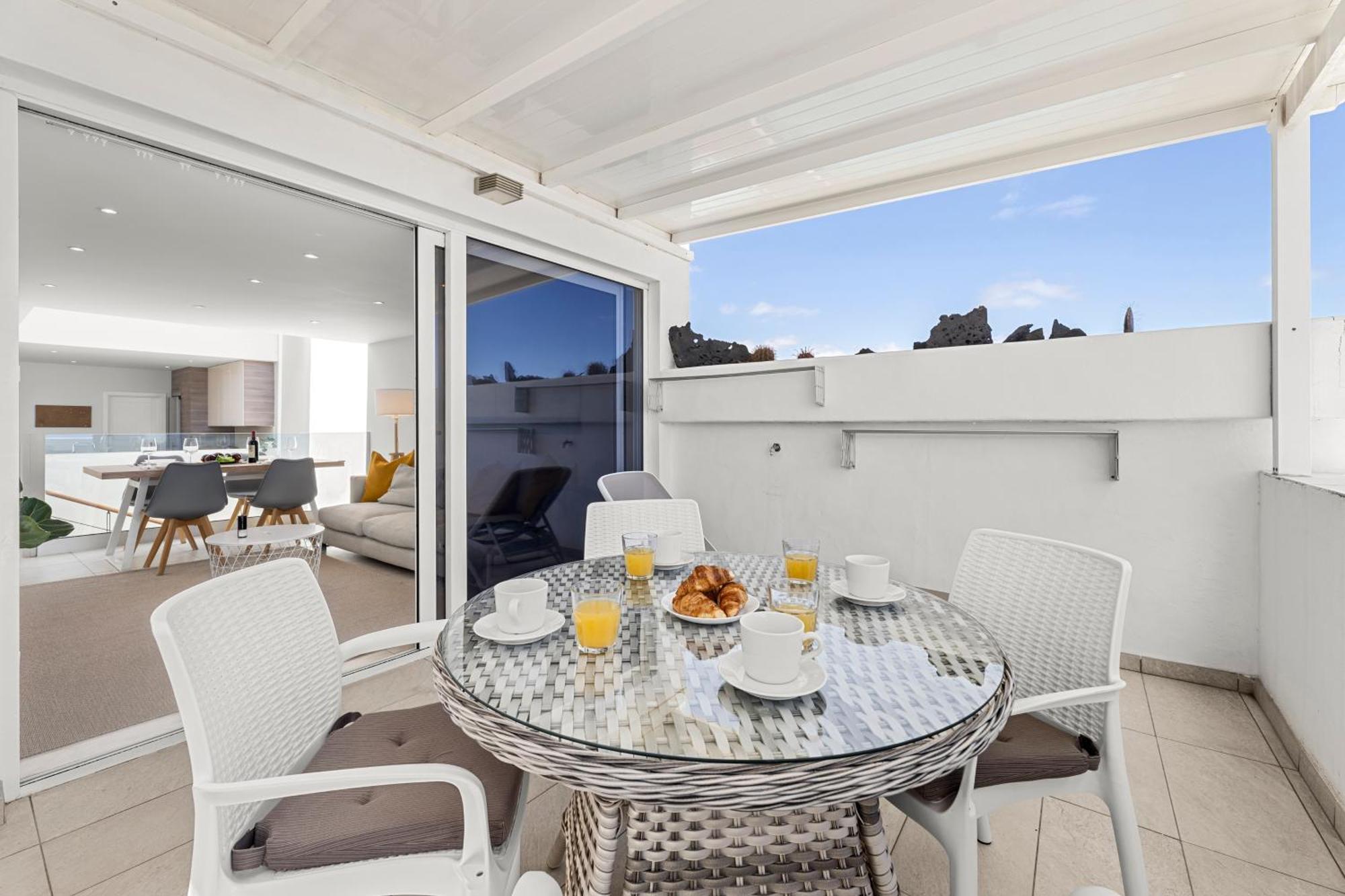 Stunning 2 Bedroom Duplex Close To Main With Seaviews Puerto del Carmen (Lanzarote)