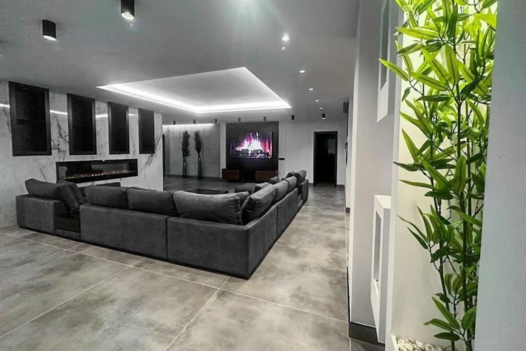 Infinity - By Apricus Holidays * Playa Blanca (Lanzarote)