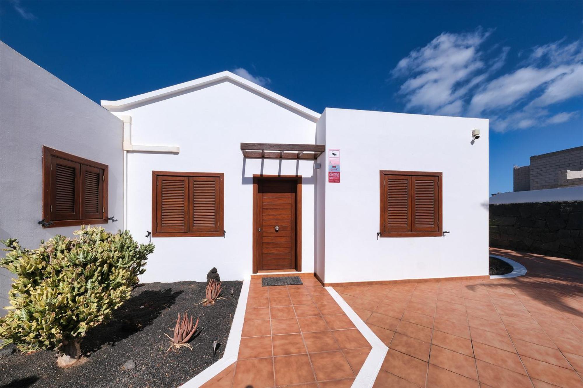 Lanzarote Paradise - Private Pool, Air-Con And Bbq By Lanzarote Vacation Homes Сasa de vacaciones