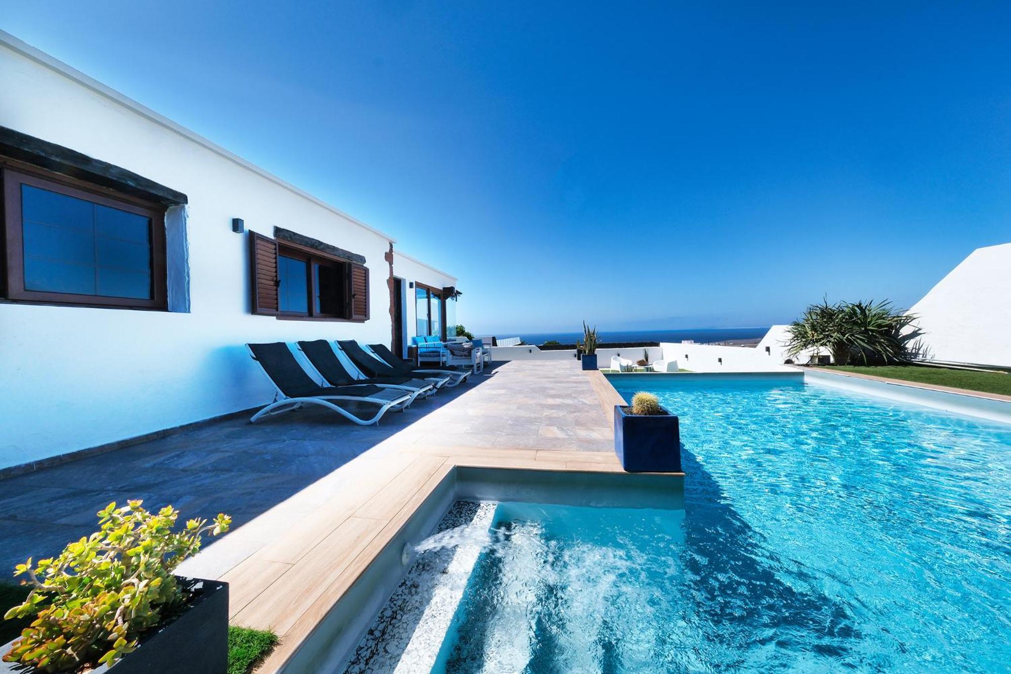 Macher Piscina Y Bar Piscina Villa