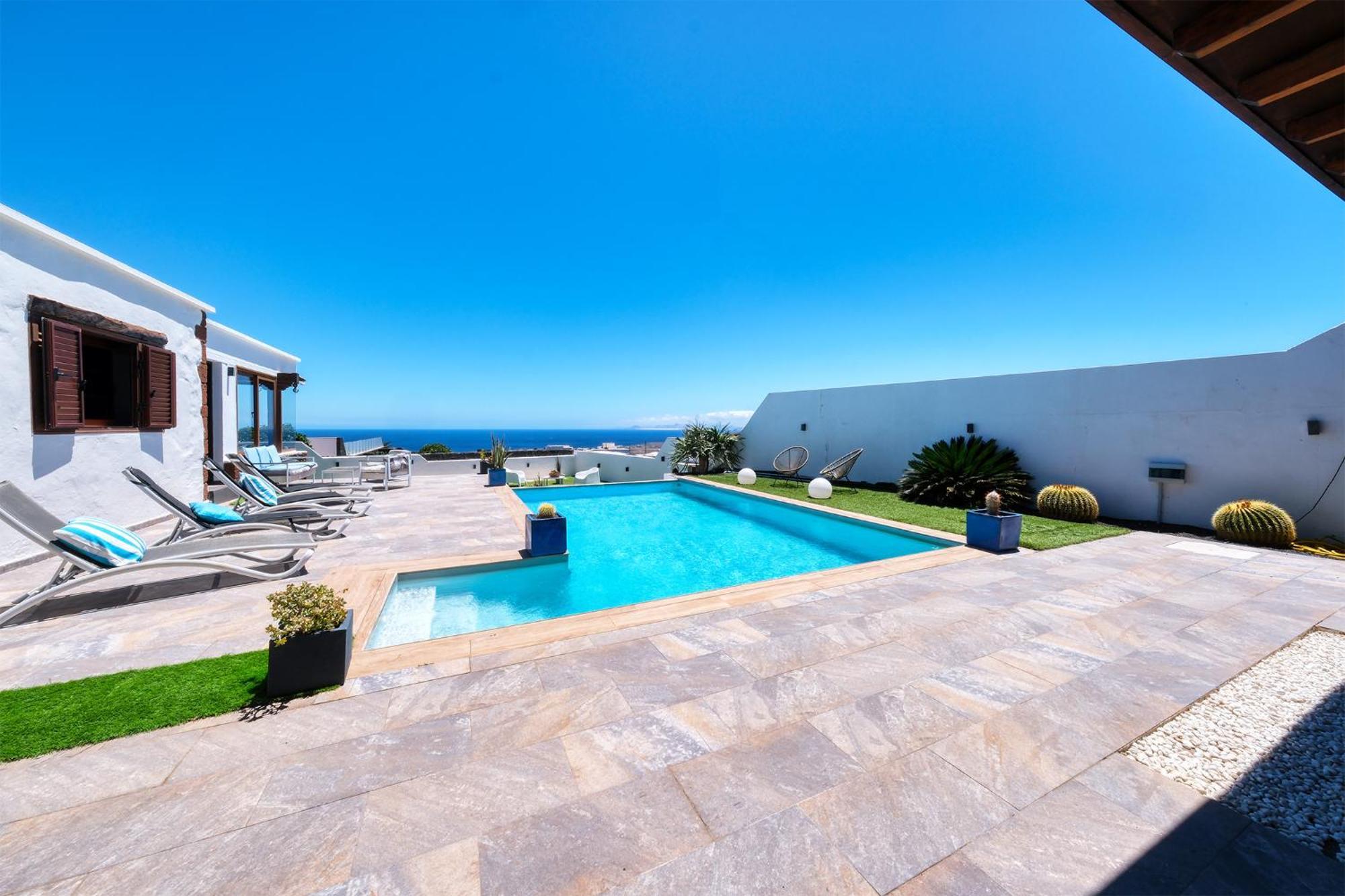 Macher Piscina Y Bar Piscina *