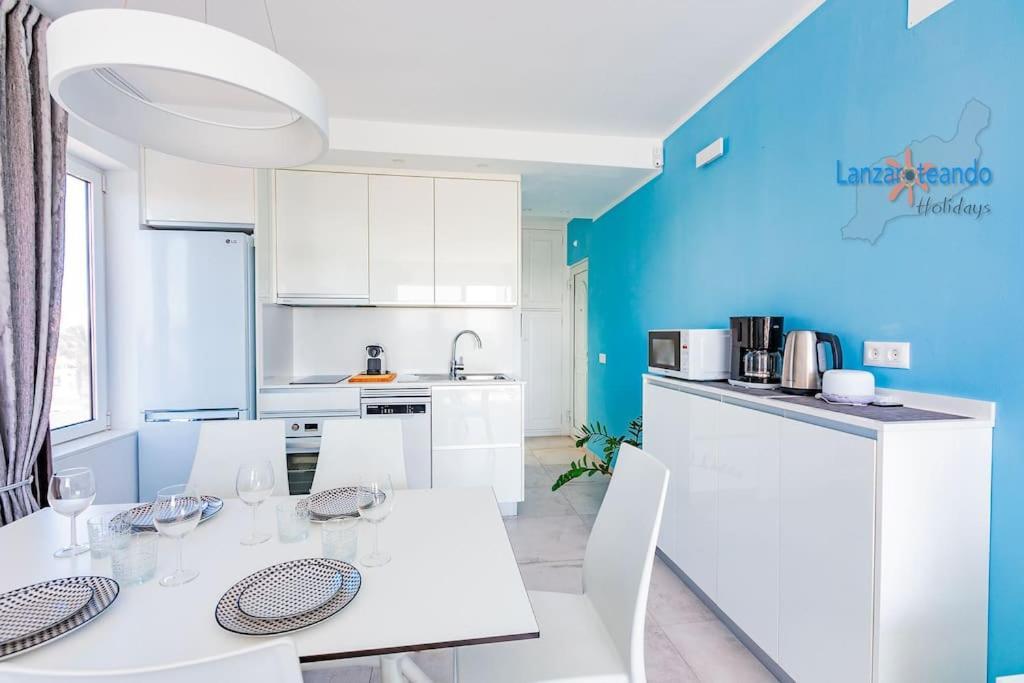 Apartment House Of The Horizon Playa Cucharas Vv Penthouse With Sea & Pool View Aircon Costa Teguise