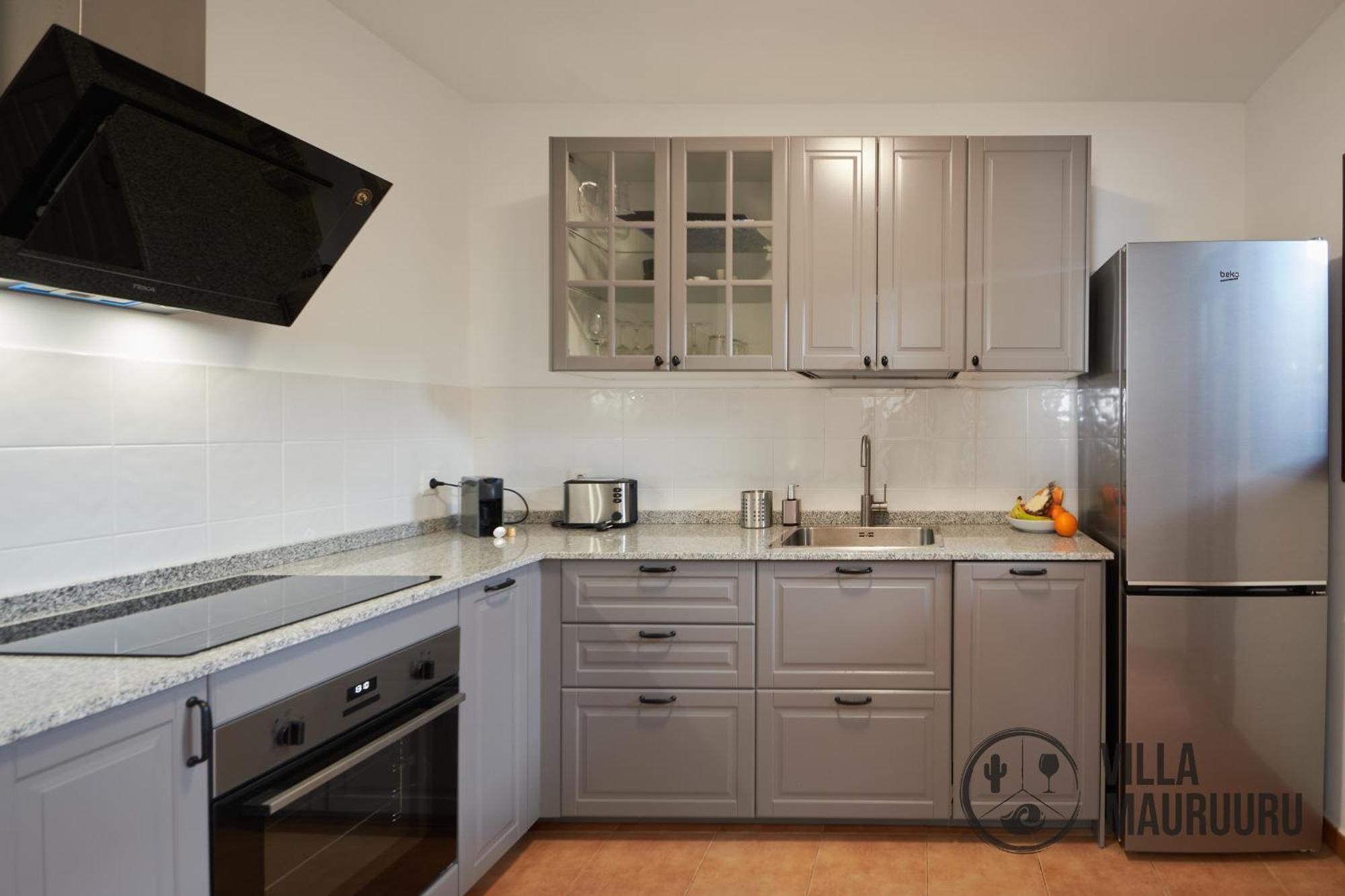 Villa Mauruuru - 10 Minutes Walking To Marina Rubicon, Heated Pool, Bbq & Office Space With Desk And High Speed Internet *