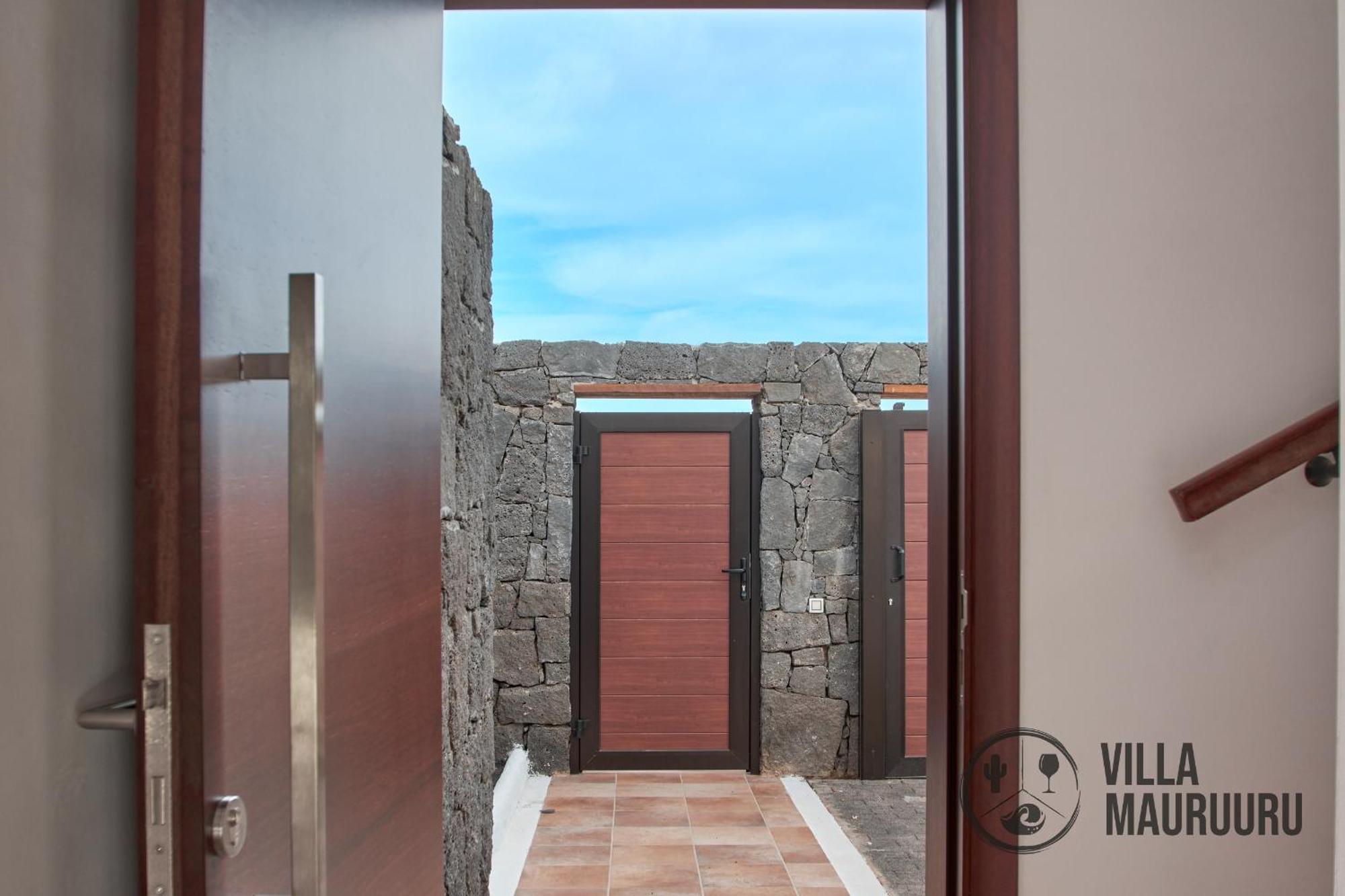 Mauruuru - 10 Minutes Walking To Marina Rubicon, Heated Pool, Bbq & Office Space With Desk And High Speed Internet Villa