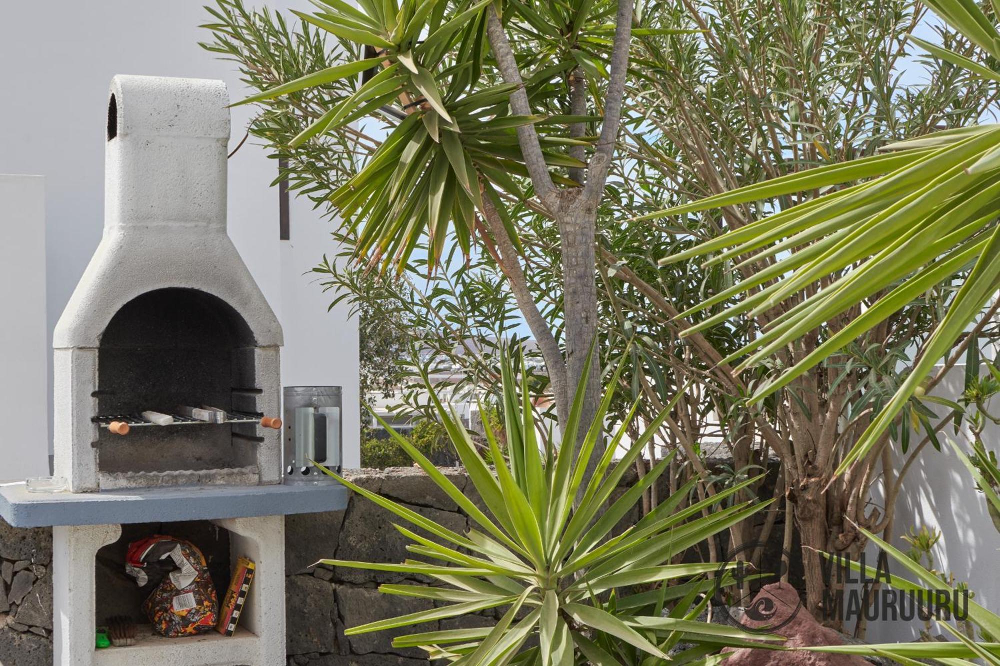 Villa Mauruuru - 10 Minutes Walking To Marina Rubicon, Heated Pool, Bbq & Office Space With Desk And High Speed Internet