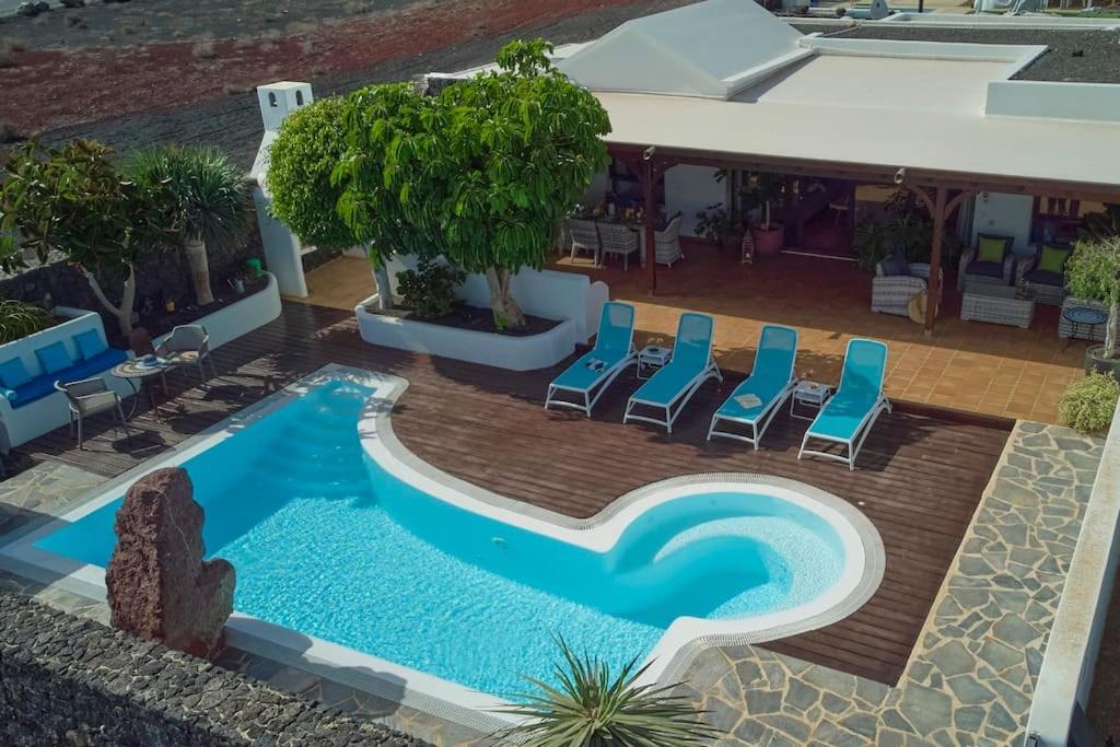 Casa Petra Peaceful & Private, Sea Views, Pool & Bbq *