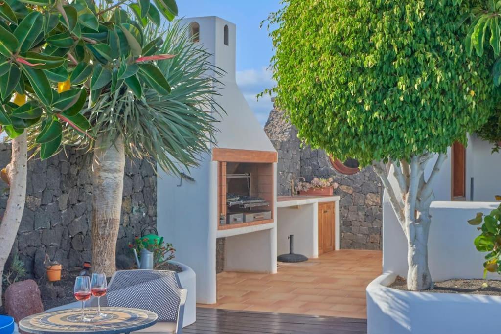 Villa Casa Petra Peaceful & Private, Sea Views, Pool & Bbq Playa Blanca (Lanzarote)