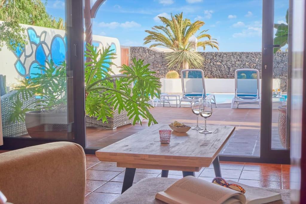 Villa Casa Petra Peaceful & Private, Sea Views, Pool & Bbq