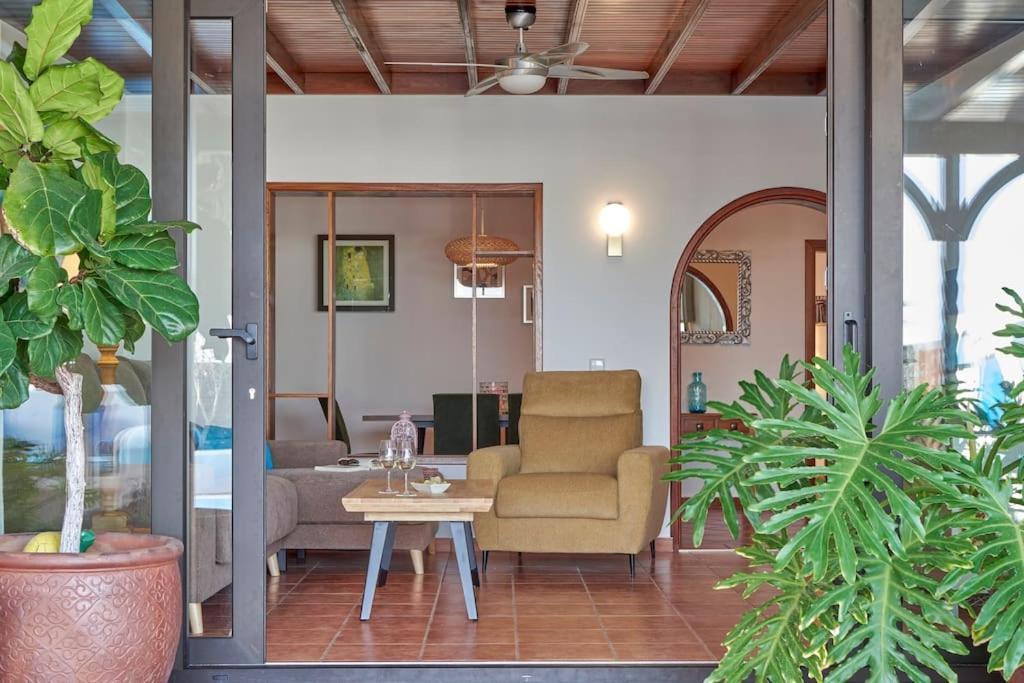 Villa Casa Petra Peaceful & Private, Sea Views, Pool & Bbq Playa Blanca (Lanzarote)
