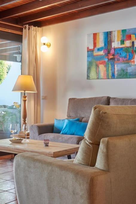 Casa Petra Peaceful & Private, Sea Views, Pool & Bbq Villa Playa Blanca (Lanzarote)