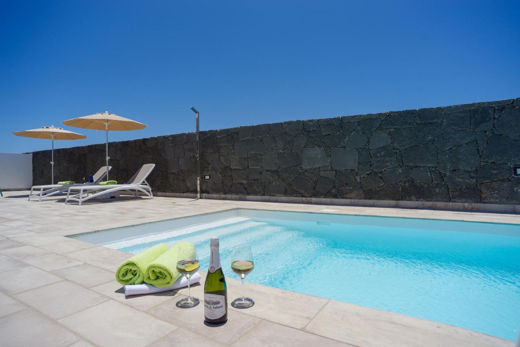 Ereza Artenara Villa *