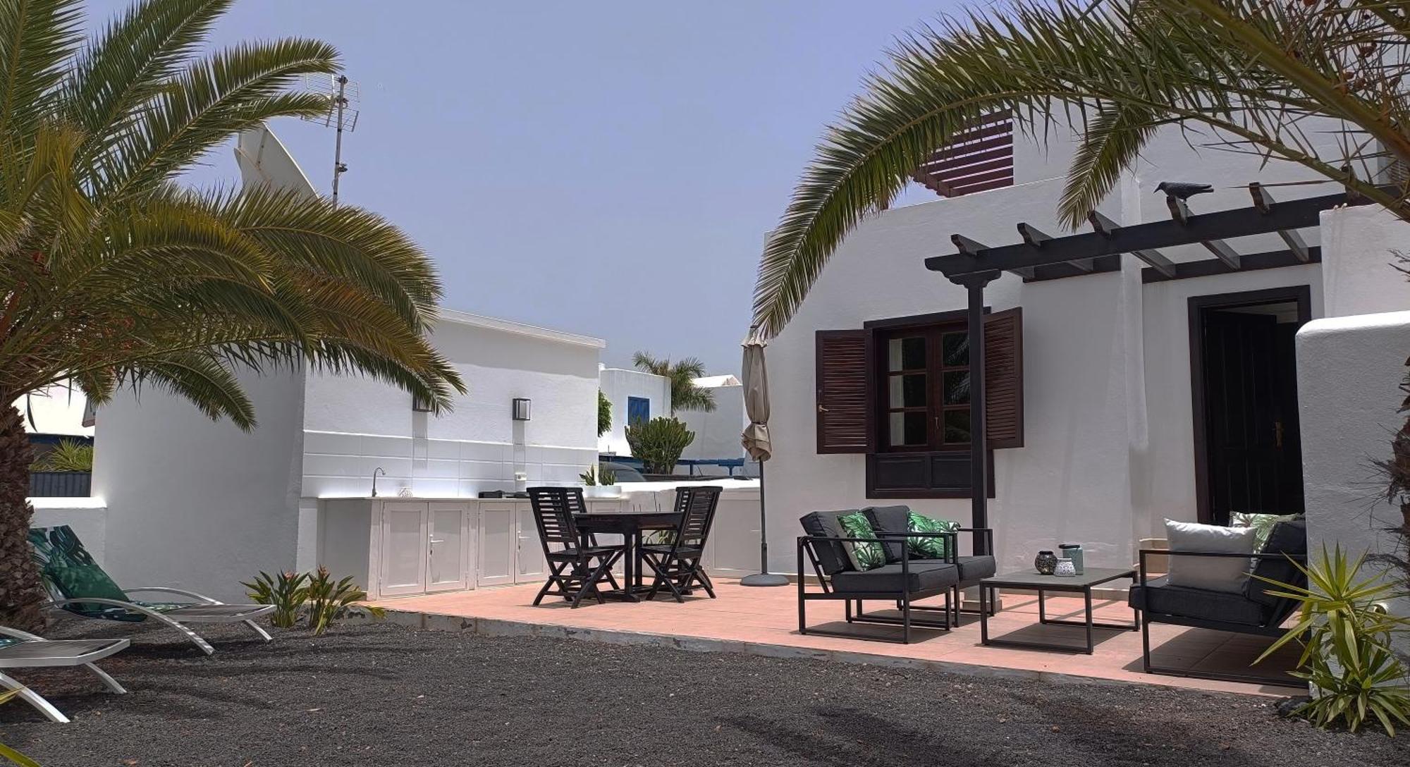 Holiday home Lovely Casa Felicidad, Swimming Pool, Wifi X Private Garden Playa Blanca (Lanzarote)