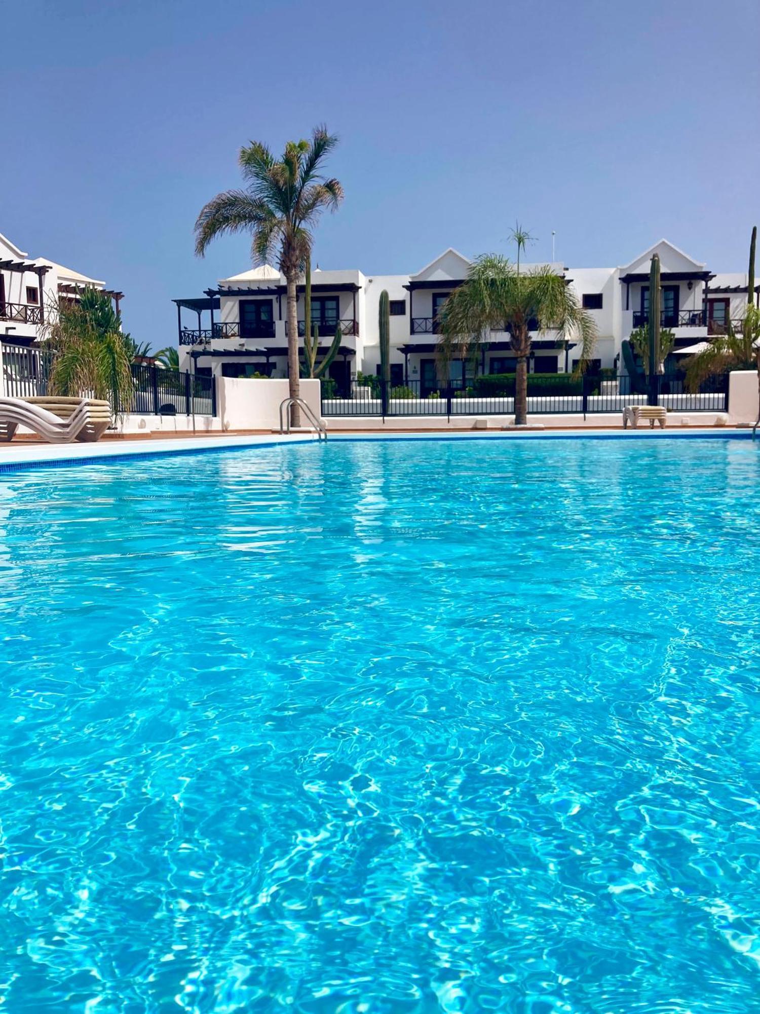 Lovely Casa Felicidad, Swimming Pool, Wifi X Private Garden Holiday home *