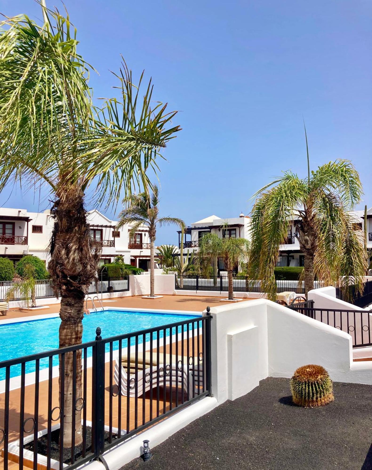 Lovely Casa Felicidad, Swimming Pool, Wifi X Private Garden Holiday home *