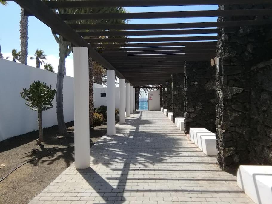 Playa Roca Cosy - Seafront Complex Apartamento Costa Teguise