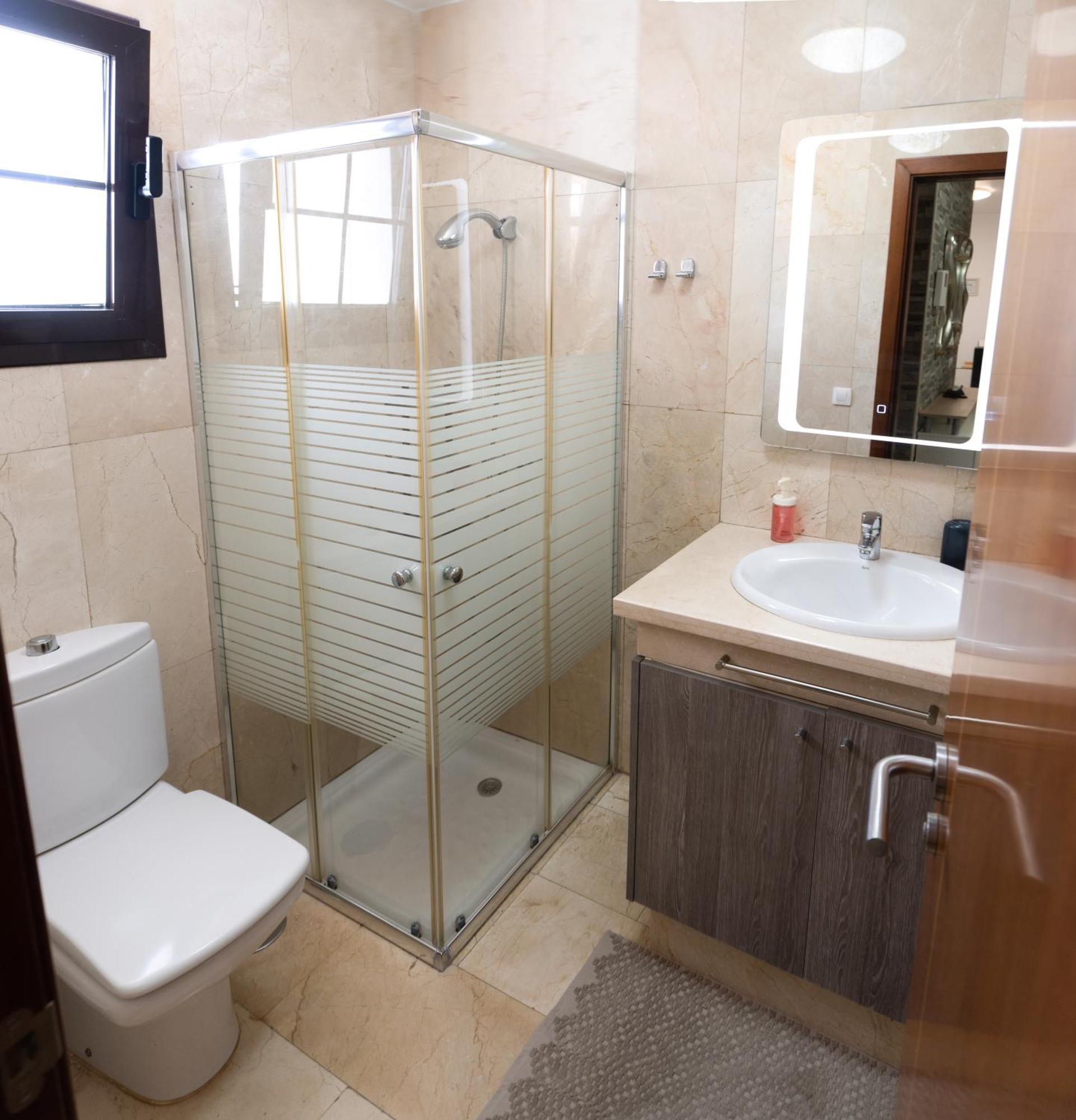 Villa Beautiful And Luxurious With Heated Pool And Free Wi-fi In Playa Blanca.