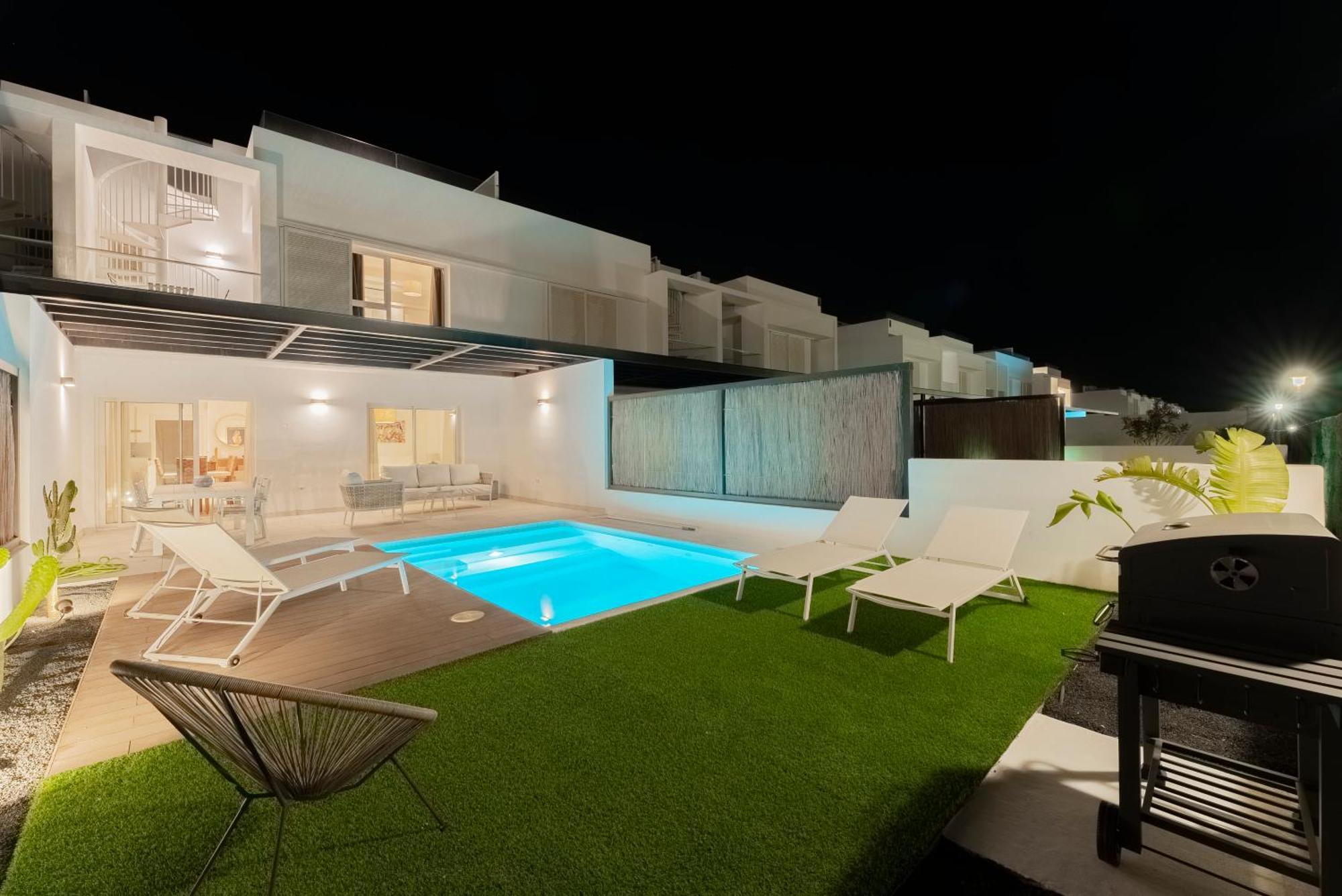 Desi Relaxing With Private Pool Villa Playa Blanca (Lanzarote)