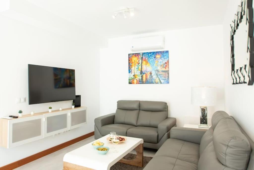 Holiday home Casa Leize Piscina Climatizada, Vistas & Ac 10 Minutes Walk From Marina Rubicon *