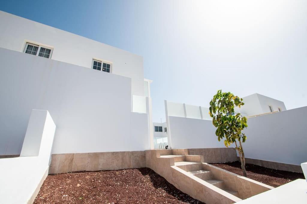Casa Leize Piscina Climatizada, Vistas & Ac 10 Minutes Walk From Marina Rubicon Holiday home