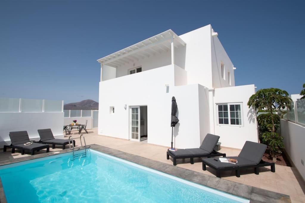 Сasa de vacaciones Casa Leize Piscina Climatizada, Vistas & Ac 10 Minutes Walk From Marina Rubicon Playa Blanca (Lanzarote)