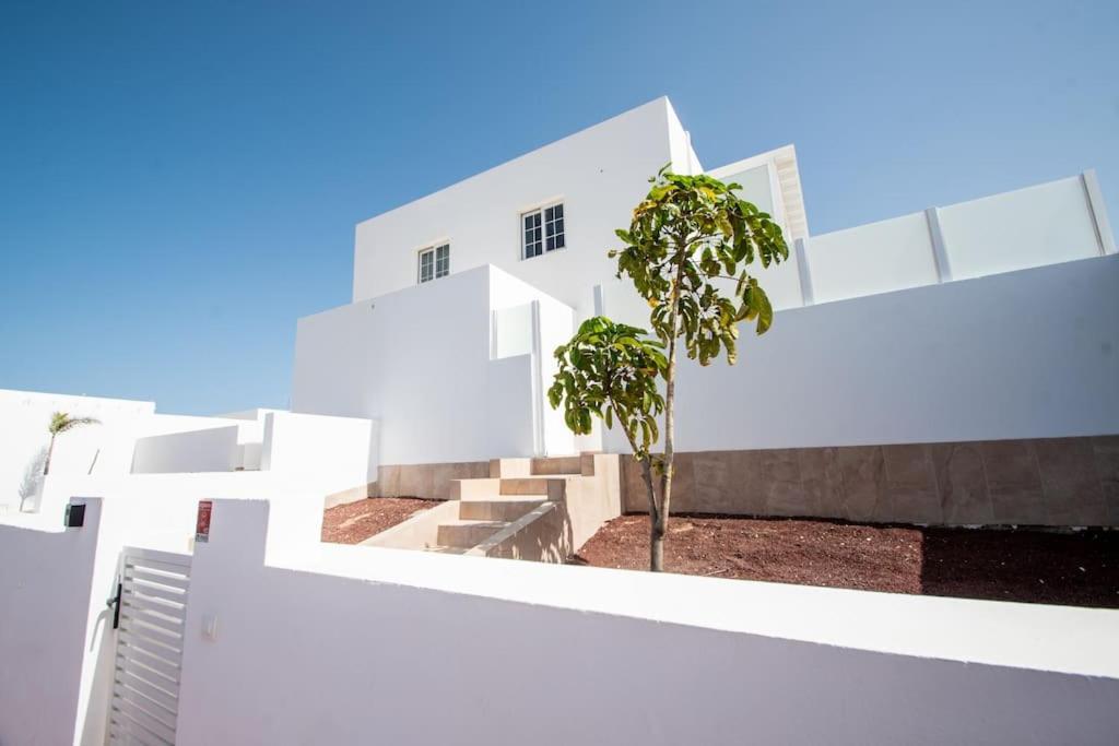 Casa Leize Piscina Climatizada, Vistas & Ac 10 Minutes Walk From Marina Rubicon Playa Blanca (Lanzarote)