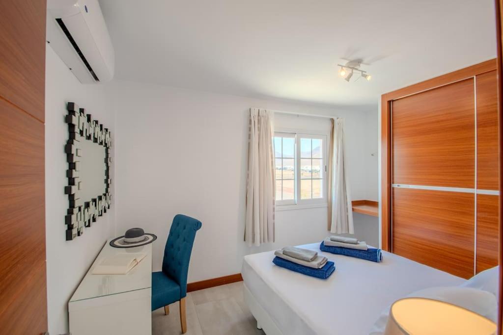 Casa Leize Piscina Climatizada, Vistas & Ac 10 Minutes Walk From Marina Rubicon Holiday home *