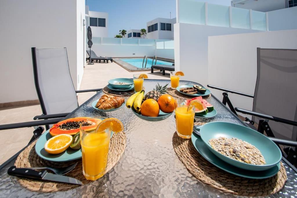 Casa Leize Piscina Climatizada, Vistas & Ac 10 Minutes Walk From Marina Rubicon *