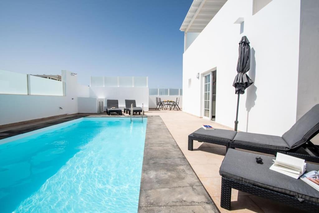 Holiday home Casa Leize Piscina Climatizada, Vistas & Ac 10 Minutes Walk From Marina Rubicon