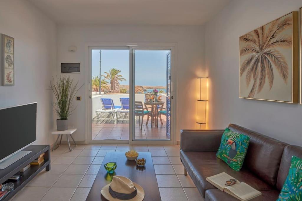 Duplex Ilic Sea Views,front Line,10 Min To Marina Playa Blanca (Lanzarote)