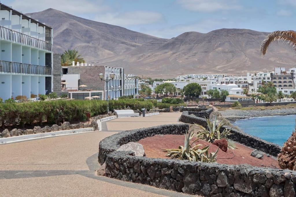 Duplex Ilic Sea Views,front Line,10 Min To Marina