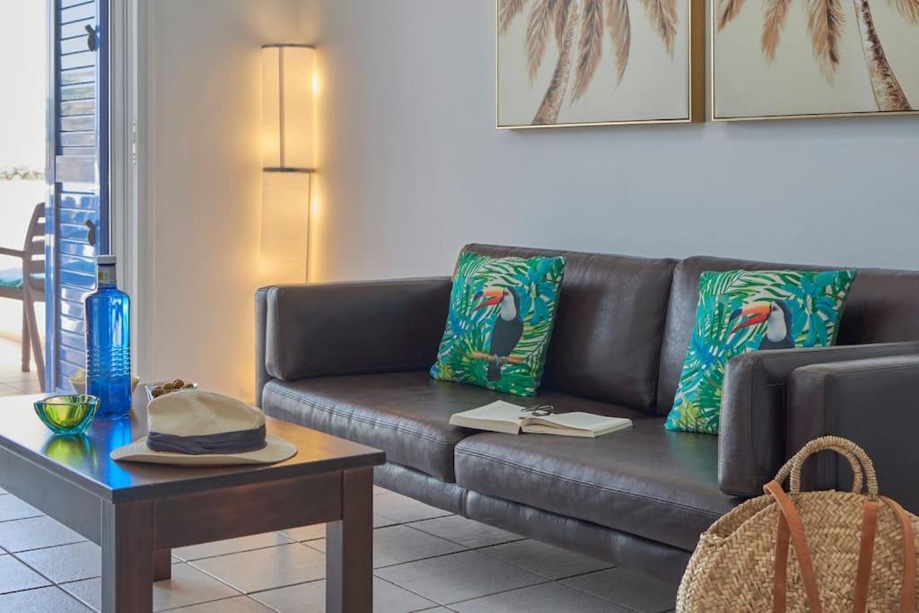 Duplex Ilic Sea Views,front Line,10 Min To Marina Apartamento