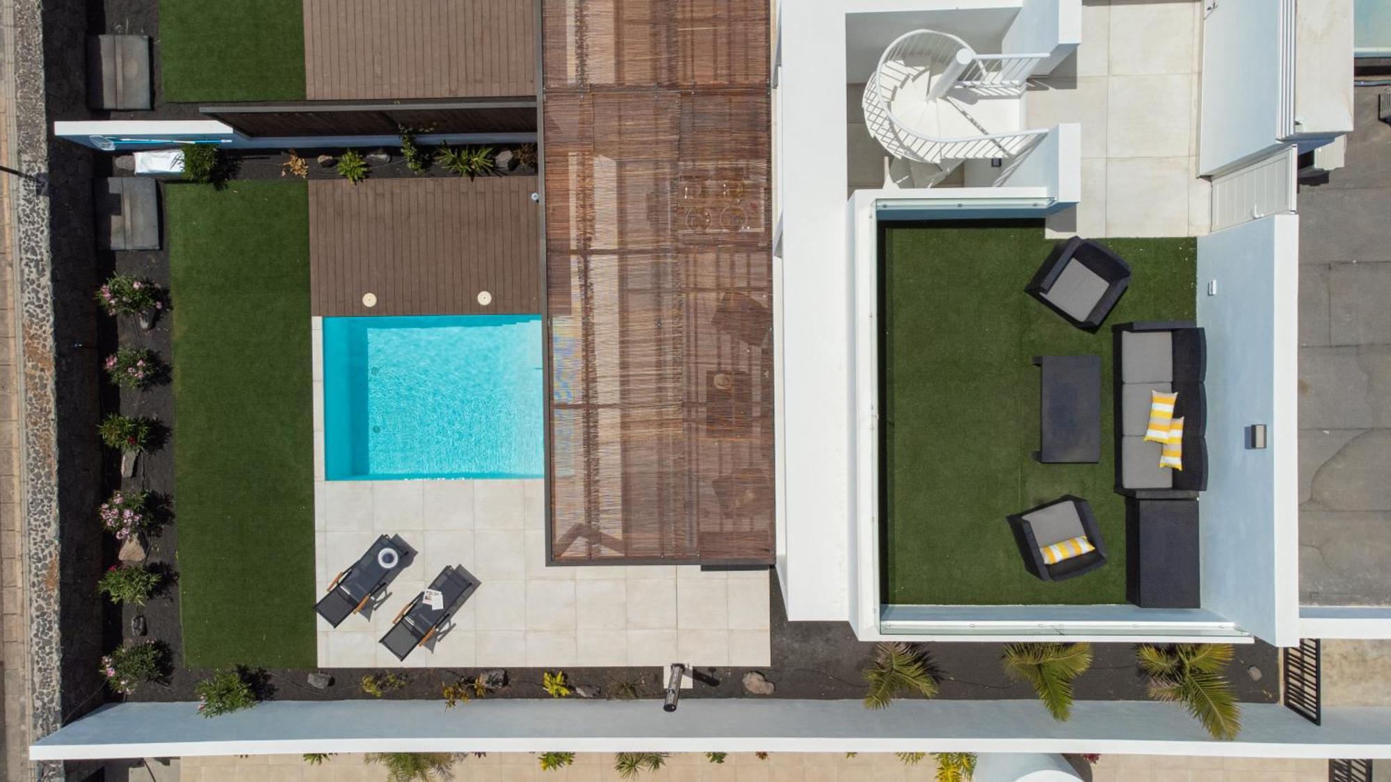 Serena 38 - Heated Pool, Sea Views, Ac, High Speed Internet