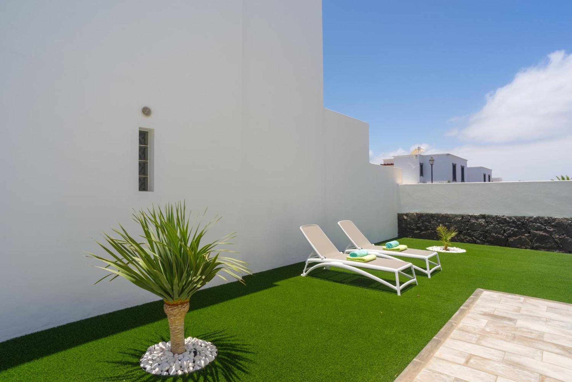 238 - Sofia By Now Ltd * Playa Blanca (Lanzarote)