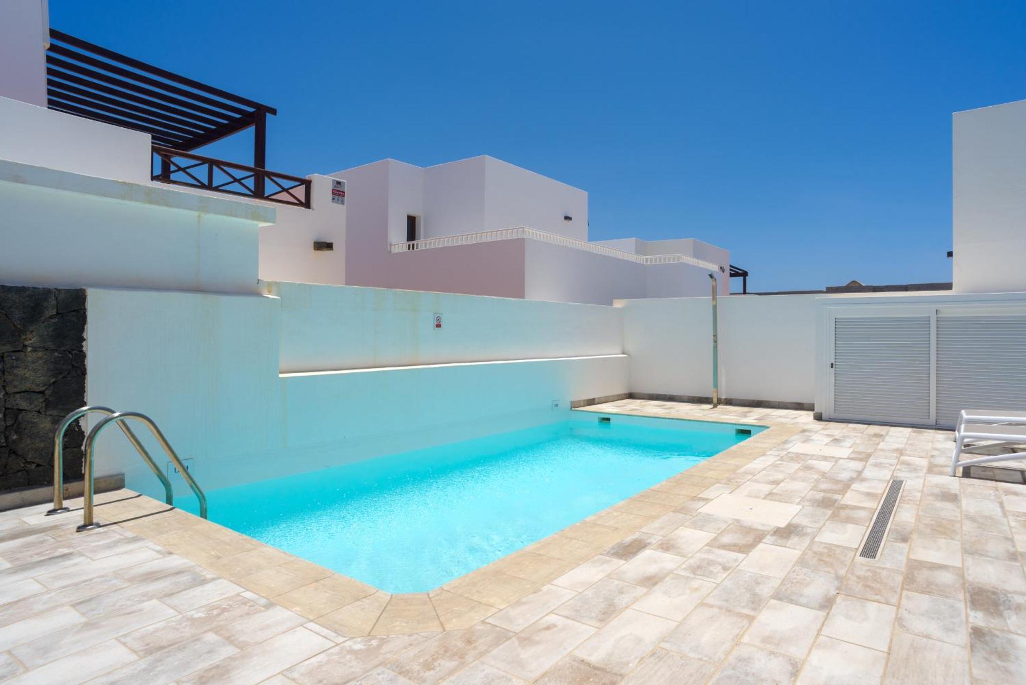 238 - Sofia By Now Ltd * Playa Blanca (Lanzarote)